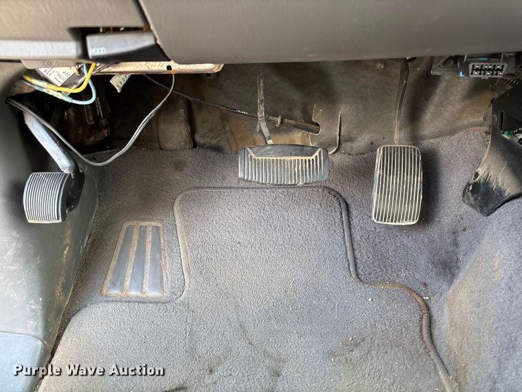 image for item FC5901 2003 Ford F150 XLT Crew Cab pickup truck