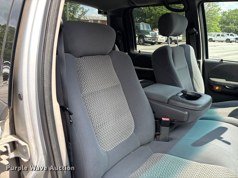 image for item FC5901 2003 Ford F150 XLT Crew Cab pickup truck