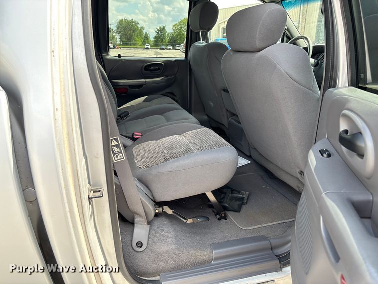 image for item FC5901 2003 Ford F150 XLT Crew Cab pickup truck