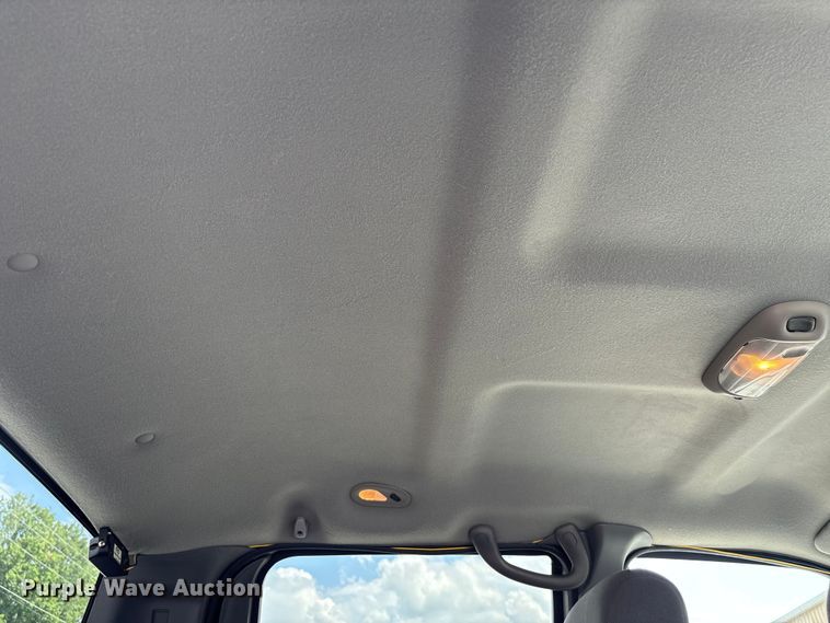image for item FC5901 2003 Ford F150 XLT Crew Cab pickup truck