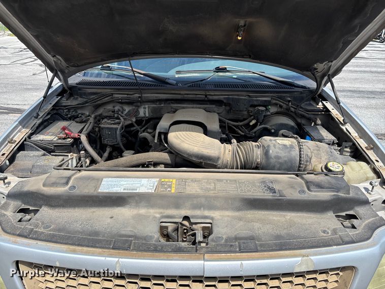 image for item FC5901 2003 Ford F150 XLT Crew Cab pickup truck