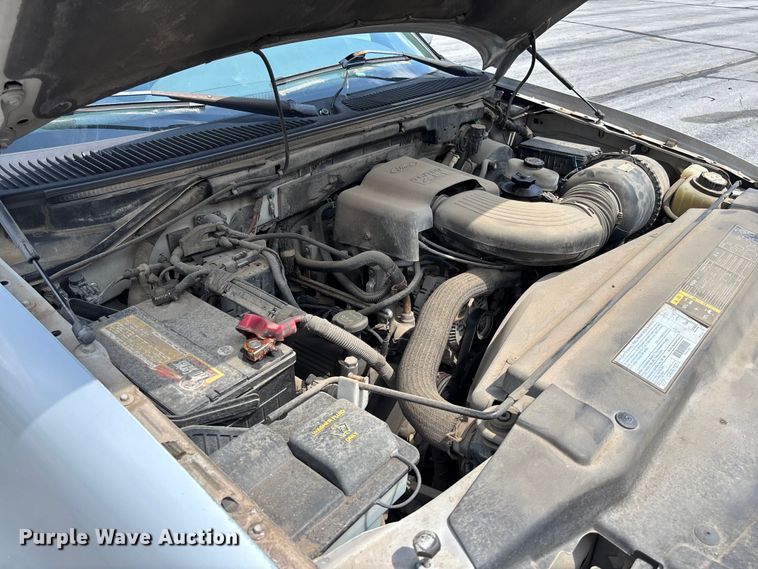image for item FC5901 2003 Ford F150 XLT Crew Cab pickup truck