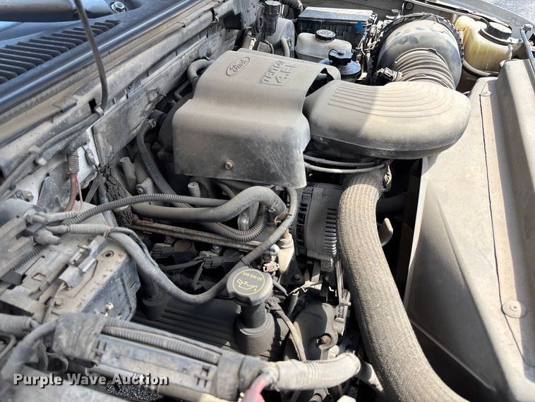 image for item FC5901 2003 Ford F150 XLT Crew Cab pickup truck