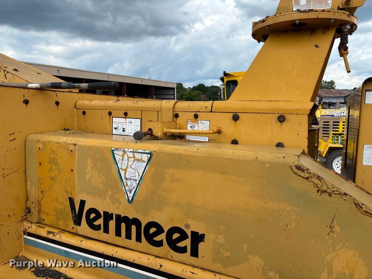 image for item FC5903 2001 Vermeer BC1800A wood chipper