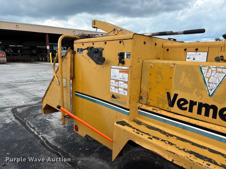 image for item FC5903 2001 Vermeer BC1800A wood chipper