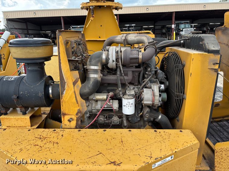 image for item FC5903 2001 Vermeer BC1800A wood chipper