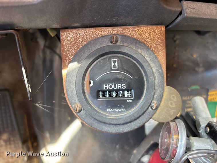 image for item FG0353 1990 Ford F800 oil distributor truck