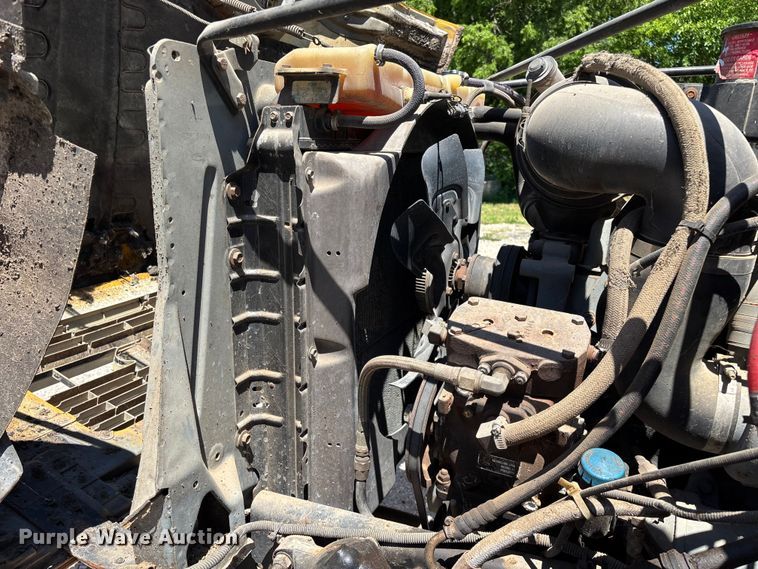 image for item FG0353 1990 Ford F800 oil distributor truck