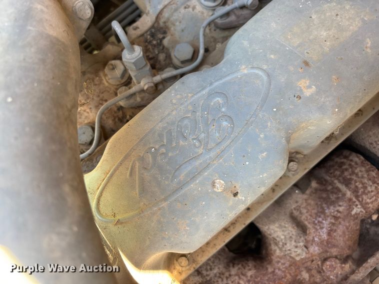 image for item FG0353 1990 Ford F800 oil distributor truck