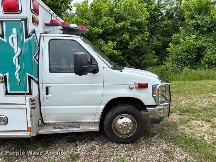image for item FG0393 2012 Ford Econoline ambulance