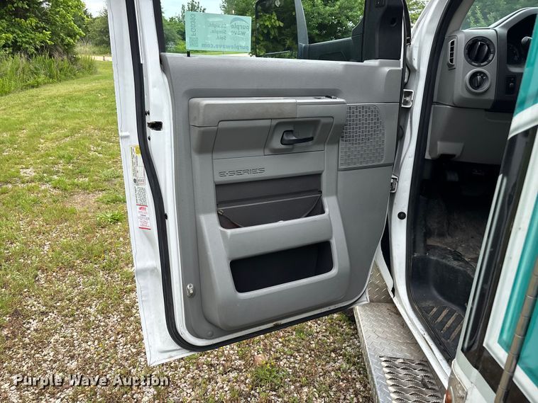 image for item FG0393 2012 Ford Econoline ambulance
