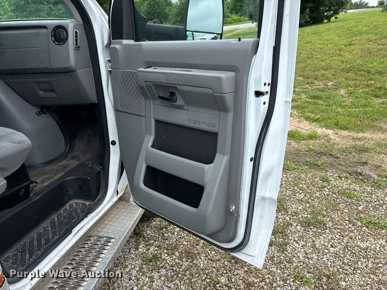 image for item FG0393 2012 Ford Econoline ambulance