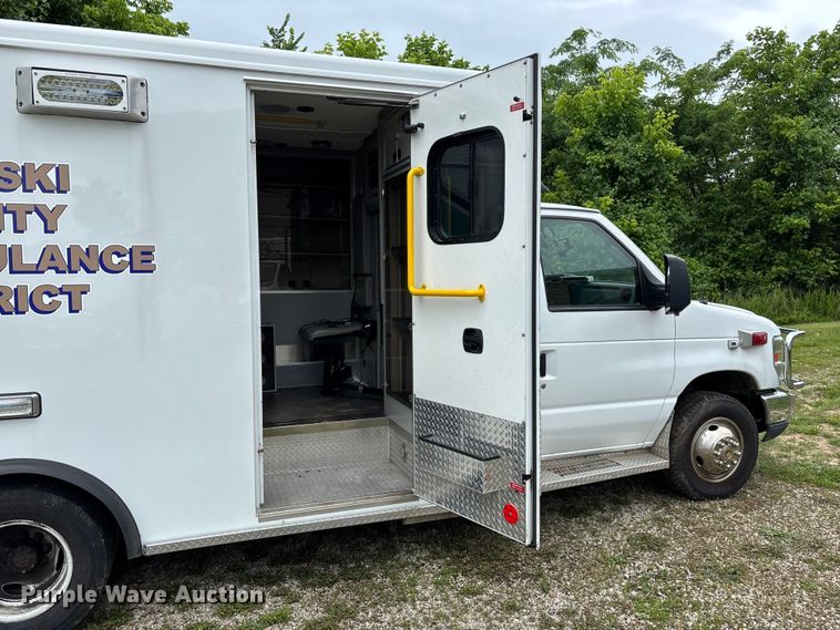 image for item FG0393 2012 Ford Econoline ambulance