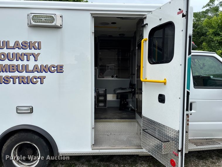 image for item FG0393 2012 Ford Econoline ambulance