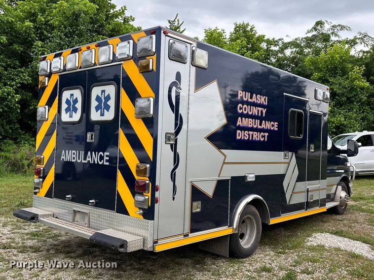 image for item FG0396 2013 Chevrolet Express 4500 ambulance