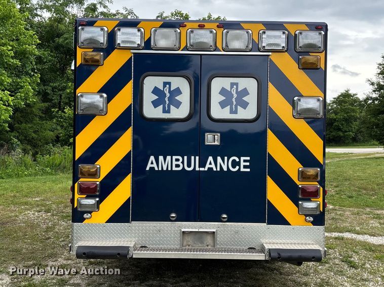 image for item FG0396 2013 Chevrolet Express 4500 ambulance