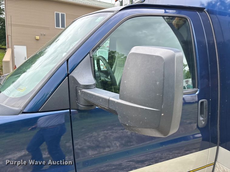 image for item FG0396 2013 Chevrolet Express 4500 ambulance