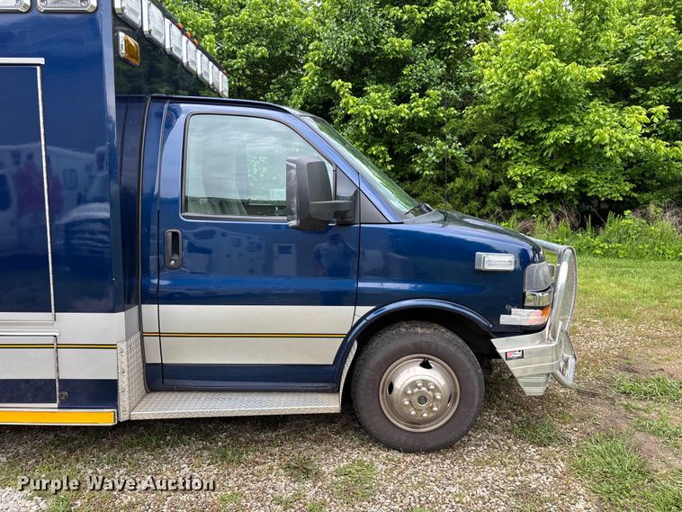 image for item FG0396 2013 Chevrolet Express 4500 ambulance