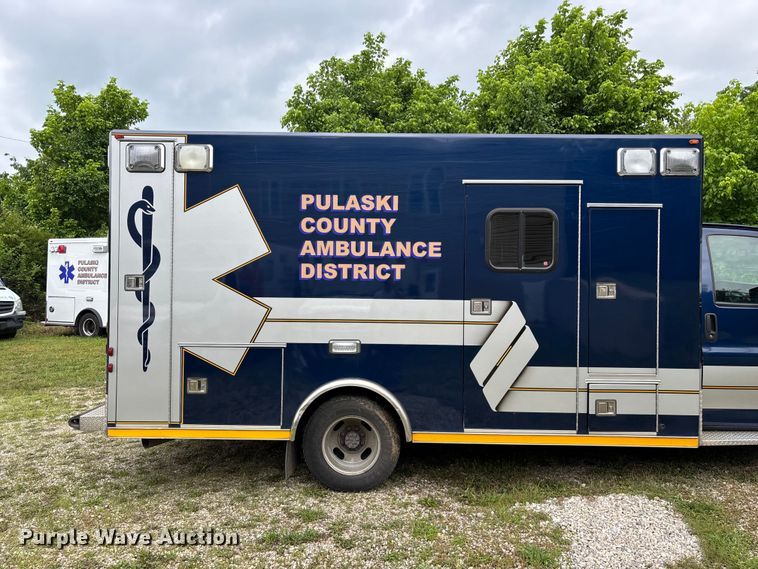image for item FG0396 2013 Chevrolet Express 4500 ambulance