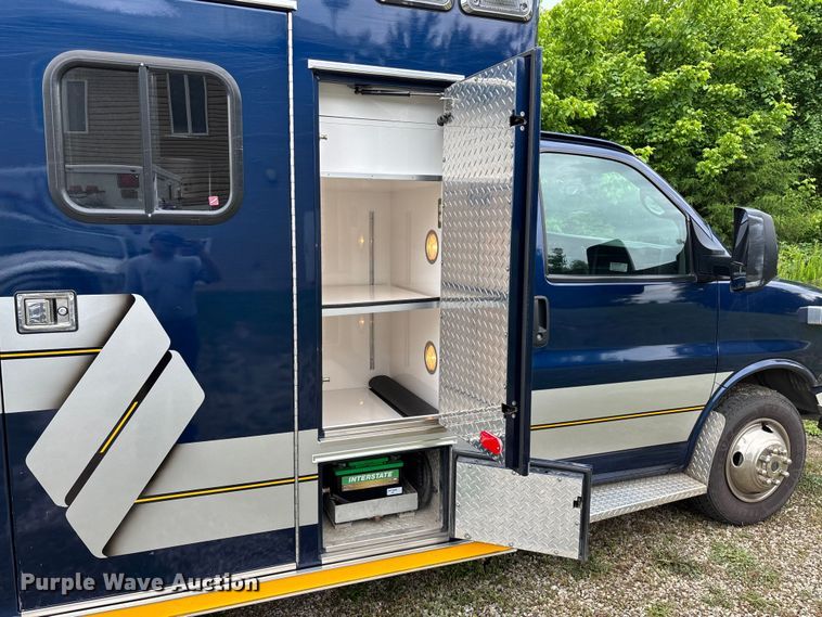 image for item FG0396 2013 Chevrolet Express 4500 ambulance