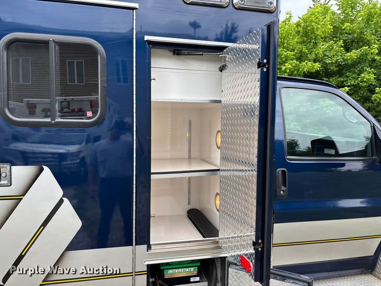 image for item FG0396 2013 Chevrolet Express 4500 ambulance