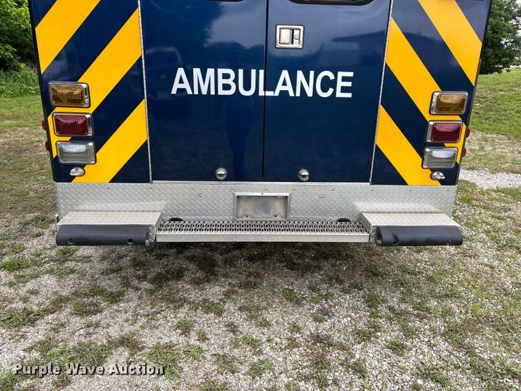 image for item FG0396 2013 Chevrolet Express 4500 ambulance