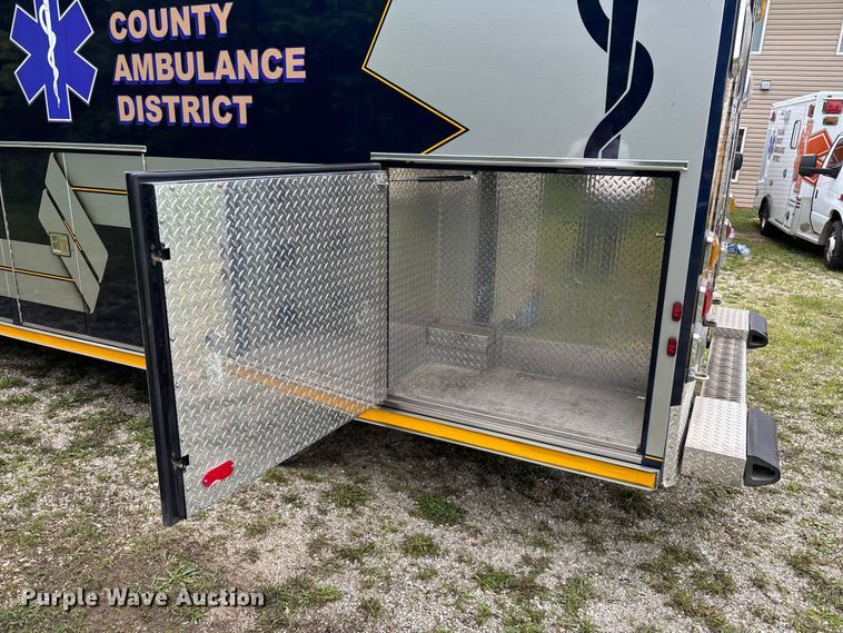 image for item FG0396 2013 Chevrolet Express 4500 ambulance