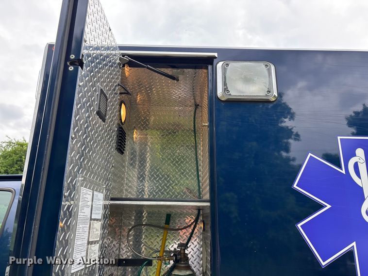 image for item FG0396 2013 Chevrolet Express 4500 ambulance