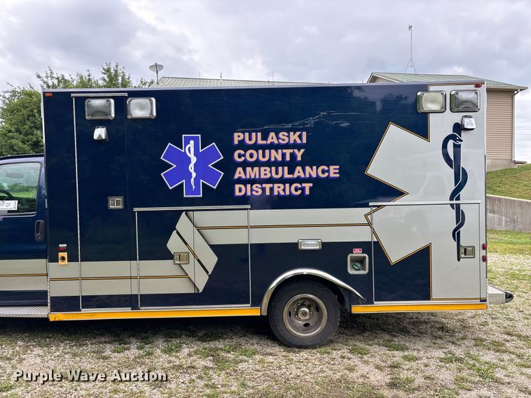 image for item FG0396 2013 Chevrolet Express 4500 ambulance