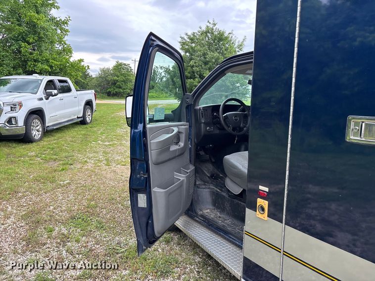 image for item FG0396 2013 Chevrolet Express 4500 ambulance