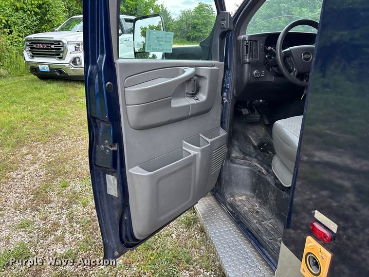 image for item FG0396 2013 Chevrolet Express 4500 ambulance