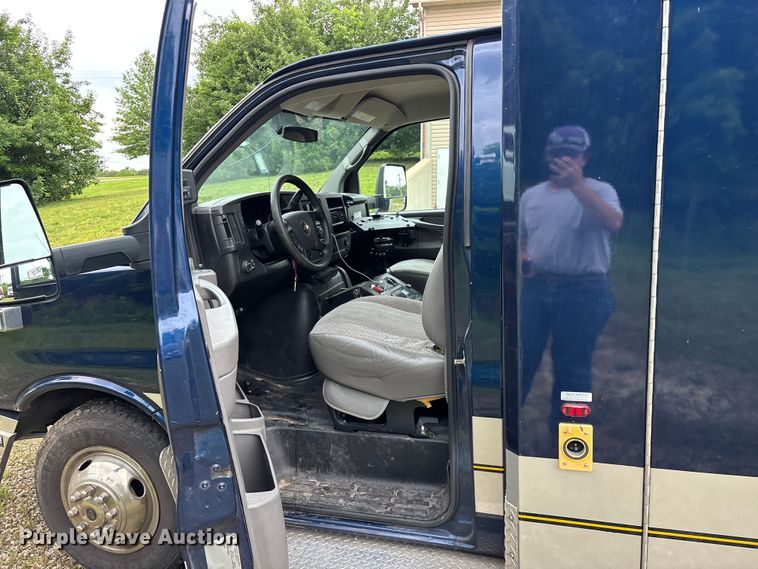 image for item FG0396 2013 Chevrolet Express 4500 ambulance