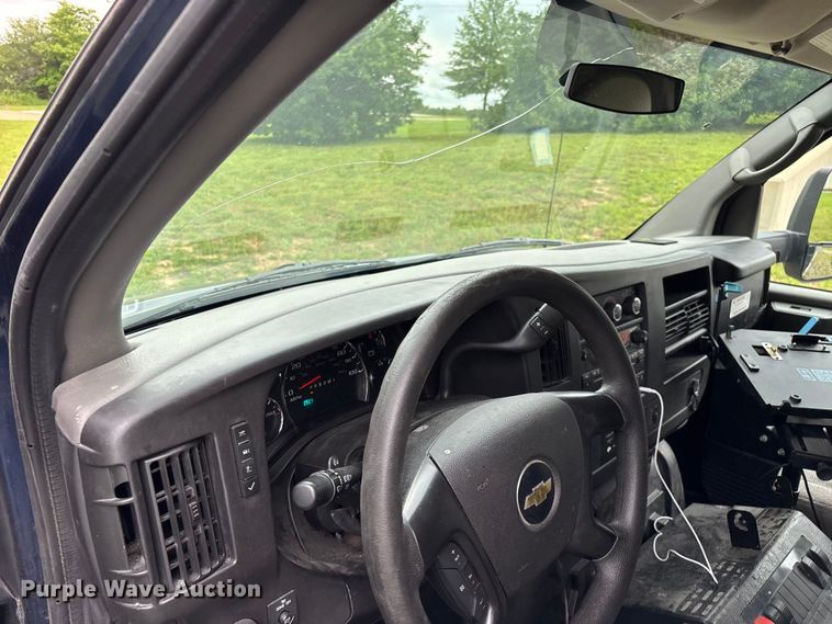 image for item FG0396 2013 Chevrolet Express 4500 ambulance
