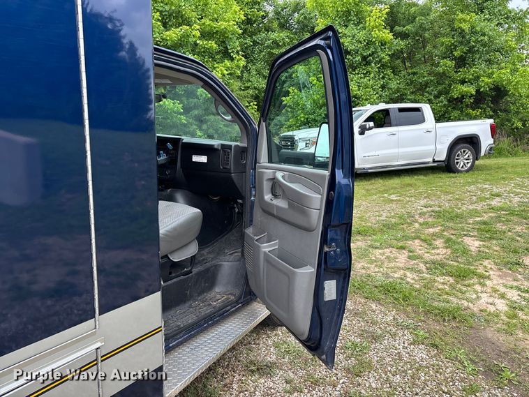 image for item FG0396 2013 Chevrolet Express 4500 ambulance