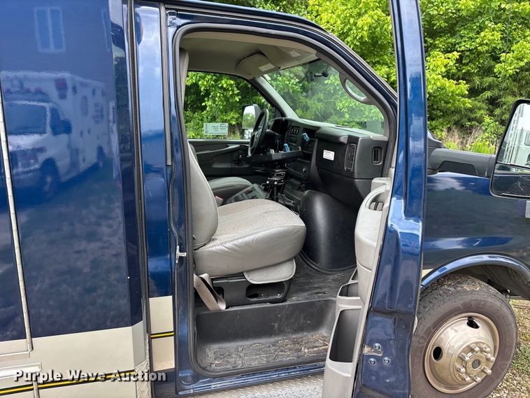 image for item FG0396 2013 Chevrolet Express 4500 ambulance