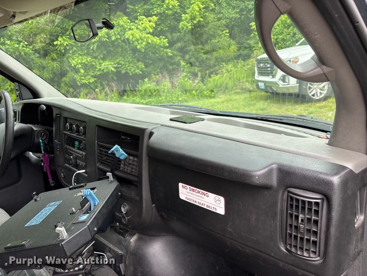 image for item FG0396 2013 Chevrolet Express 4500 ambulance