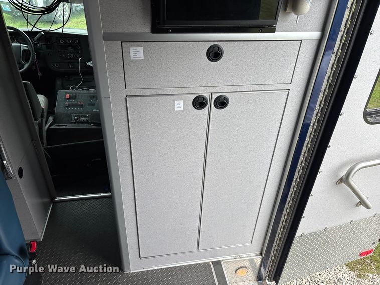 image for item FG0396 2013 Chevrolet Express 4500 ambulance
