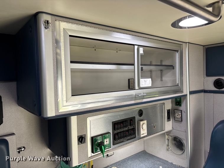 image for item FG0396 2013 Chevrolet Express 4500 ambulance