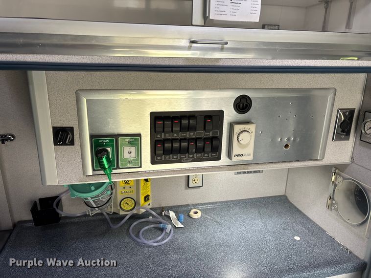 image for item FG0396 2013 Chevrolet Express 4500 ambulance