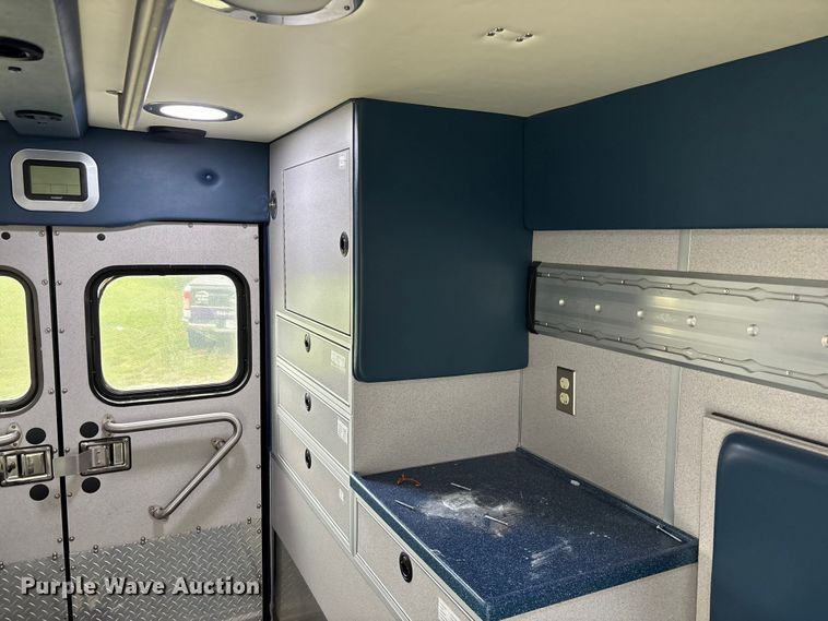 image for item FG0396 2013 Chevrolet Express 4500 ambulance