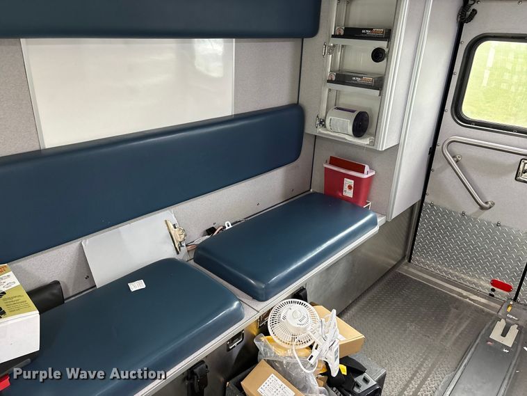 image for item FG0396 2013 Chevrolet Express 4500 ambulance