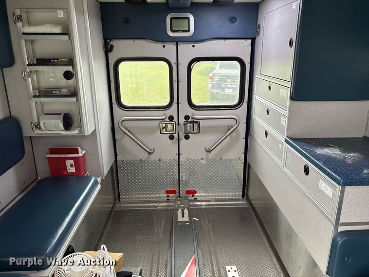 image for item FG0396 2013 Chevrolet Express 4500 ambulance