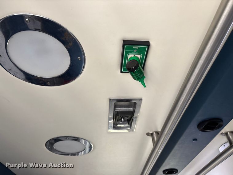 image for item FG0396 2013 Chevrolet Express 4500 ambulance