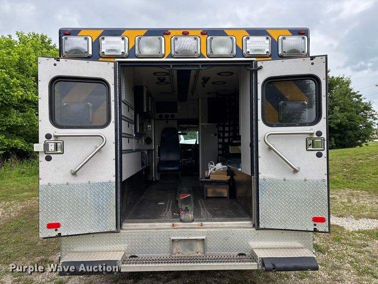 image for item FG0396 2013 Chevrolet Express 4500 ambulance