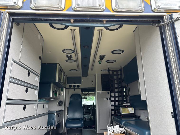 image for item FG0396 2013 Chevrolet Express 4500 ambulance