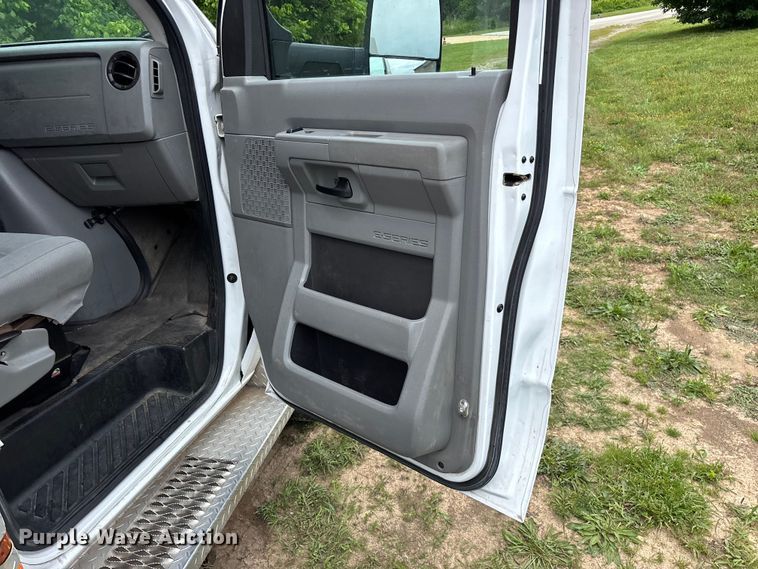 image for item FG0397 2012 Ford Econoline ambulance