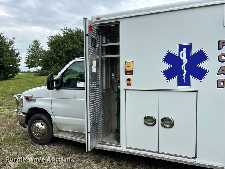 image for item FG0398 2012 Ford Econoline ambulance