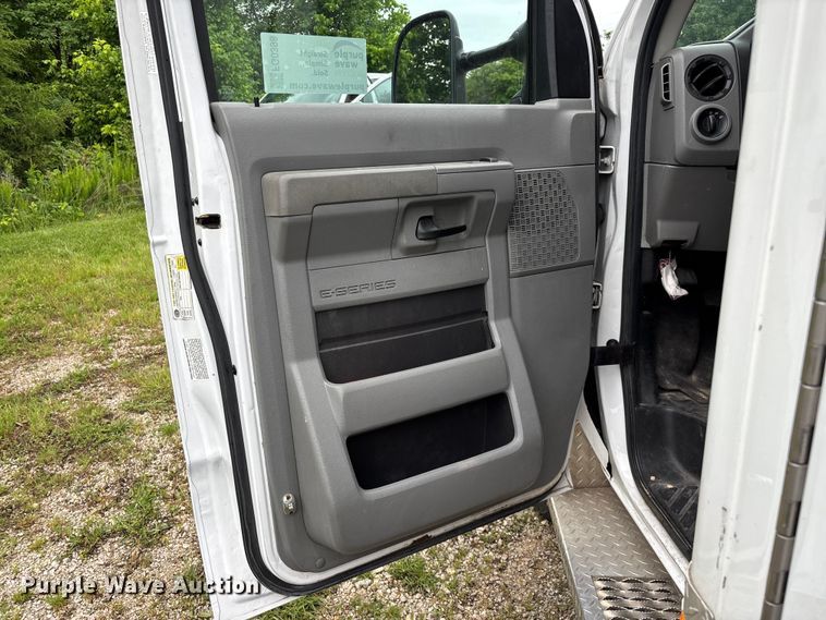 image for item FG0398 2012 Ford Econoline ambulance