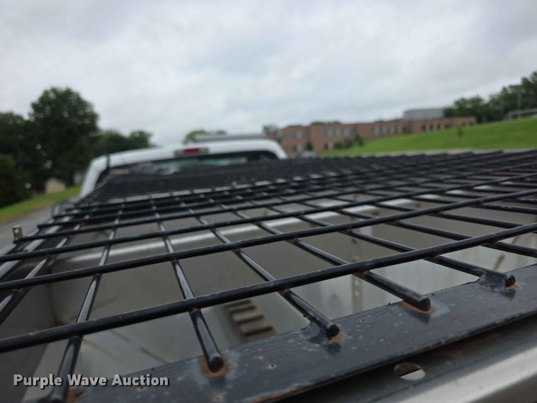 image for item FH6067 2006 Ford F250 Super Duty XL utility bed pickup truck