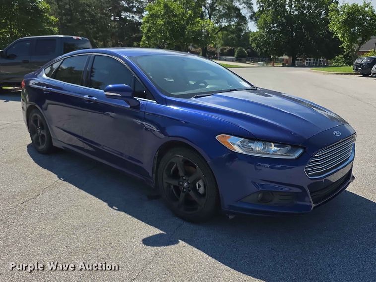 image for item FH6070 2015 Ford Fusion SE 